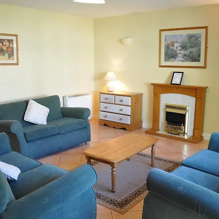 Forest Park - 2 Bedroom House * קורטאון